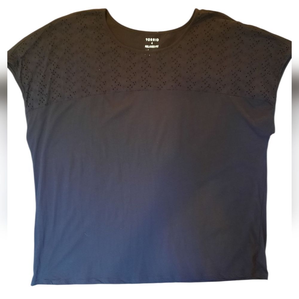 Torrid Blouse Womans 4 Black Eyelet Relaxed Fit Classic Casual Comfort